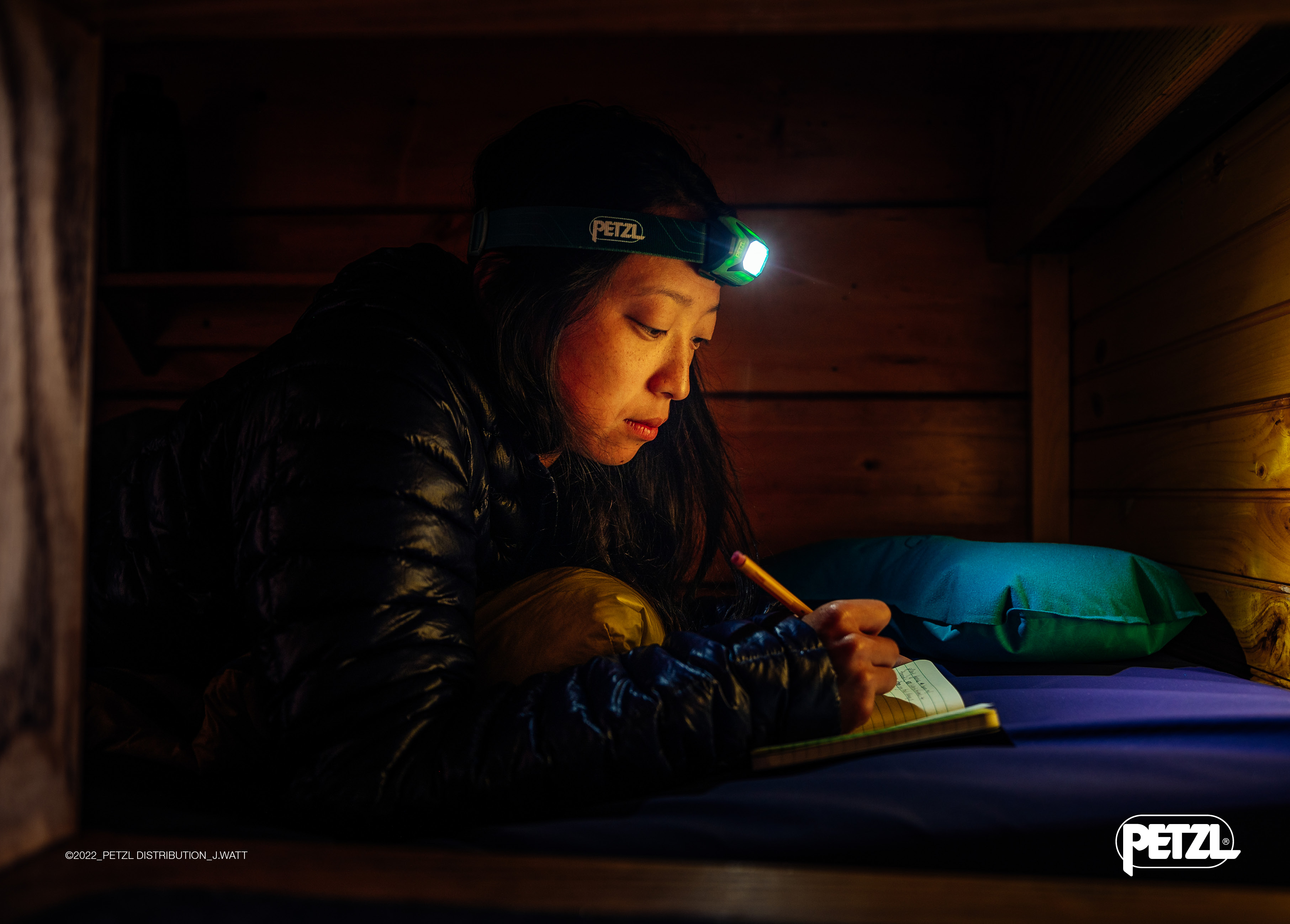 PETZL TIKKINA Stirnlampe 300 Lumen inkl. 3x AAA Batterie grün