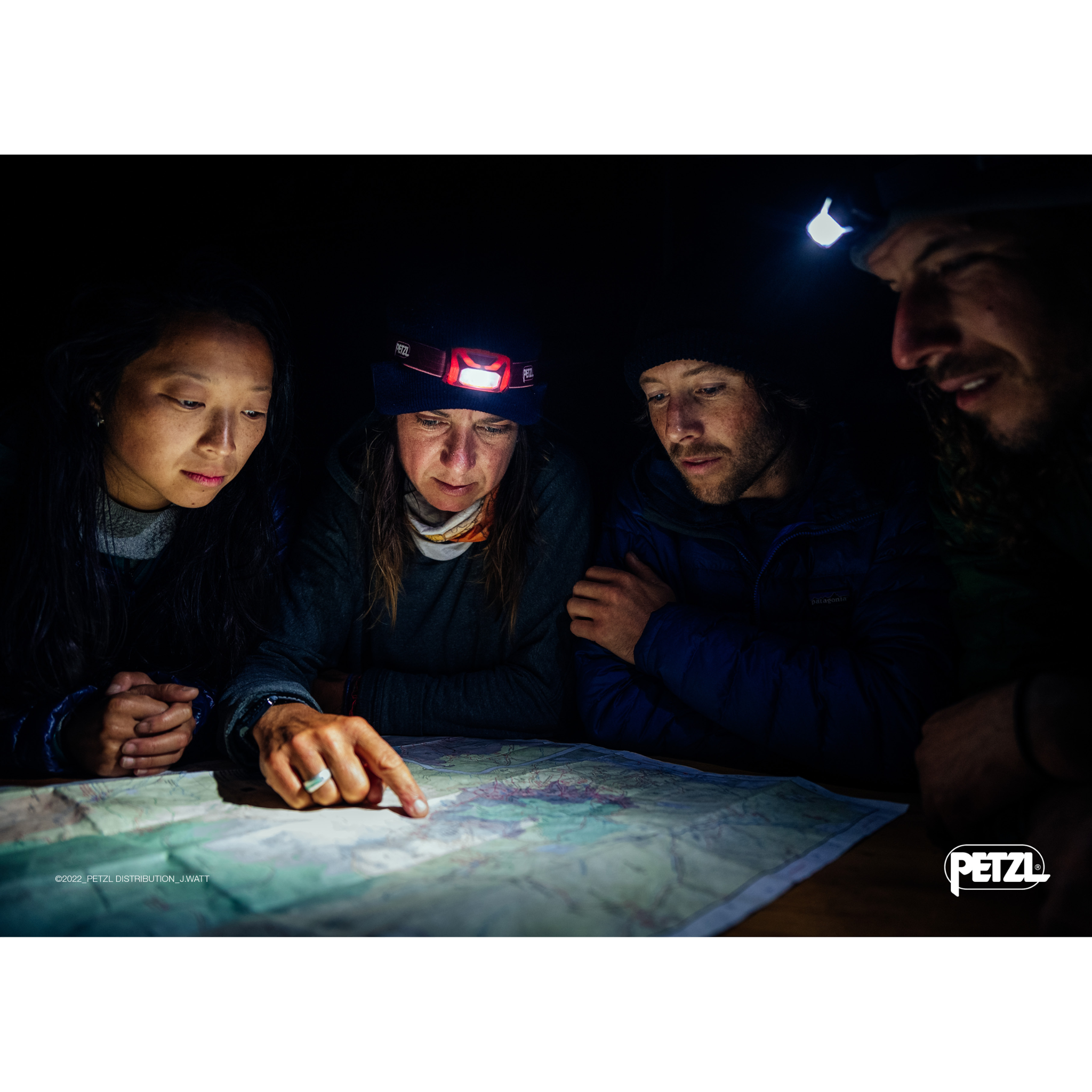 PETZL TIKKINA Stirnlampe 300 Lumen inkl. 3x AAA Batterie rot