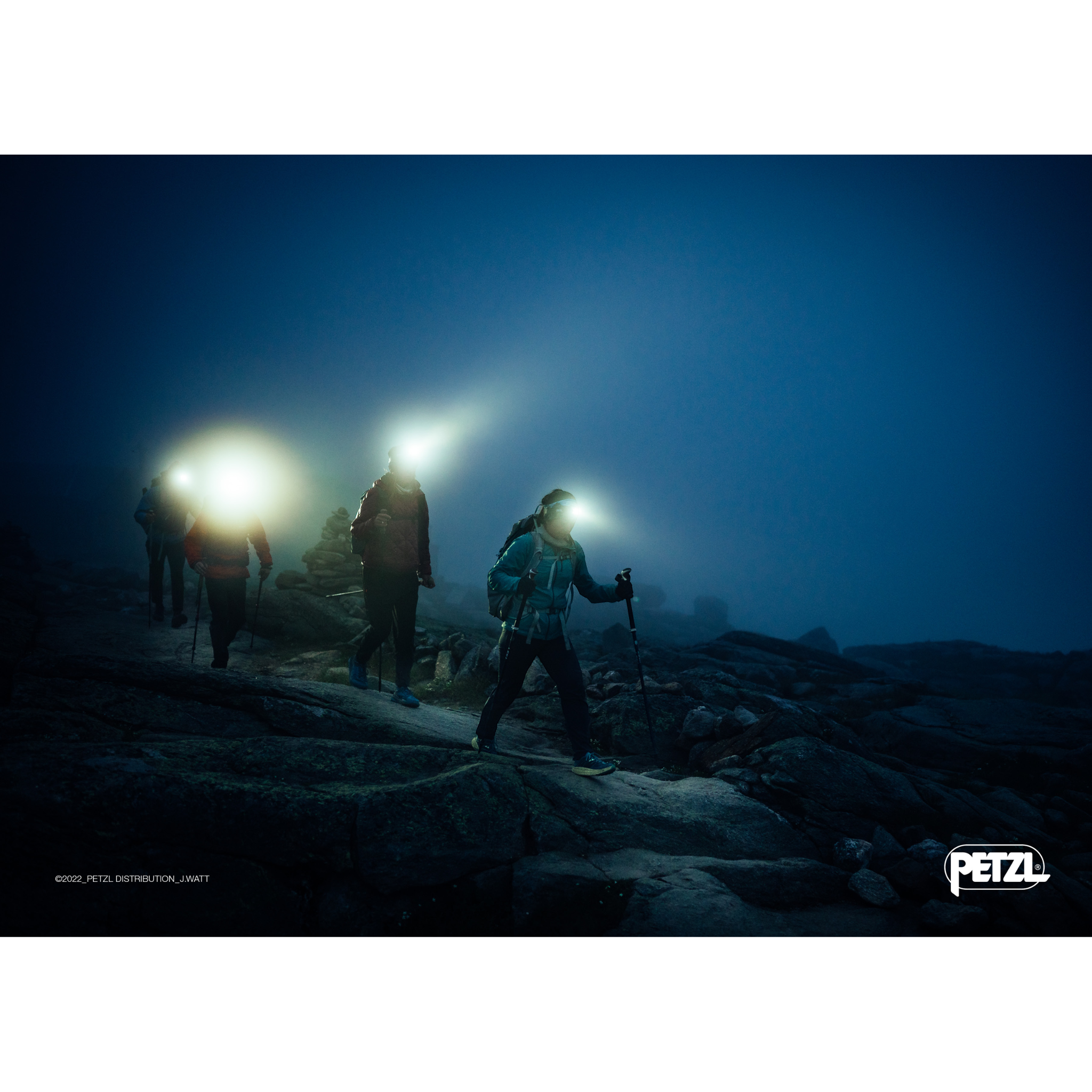 PETZL ACTIK Stirnlampe 450 Lumen inkl. 3x AAA Batterie blau