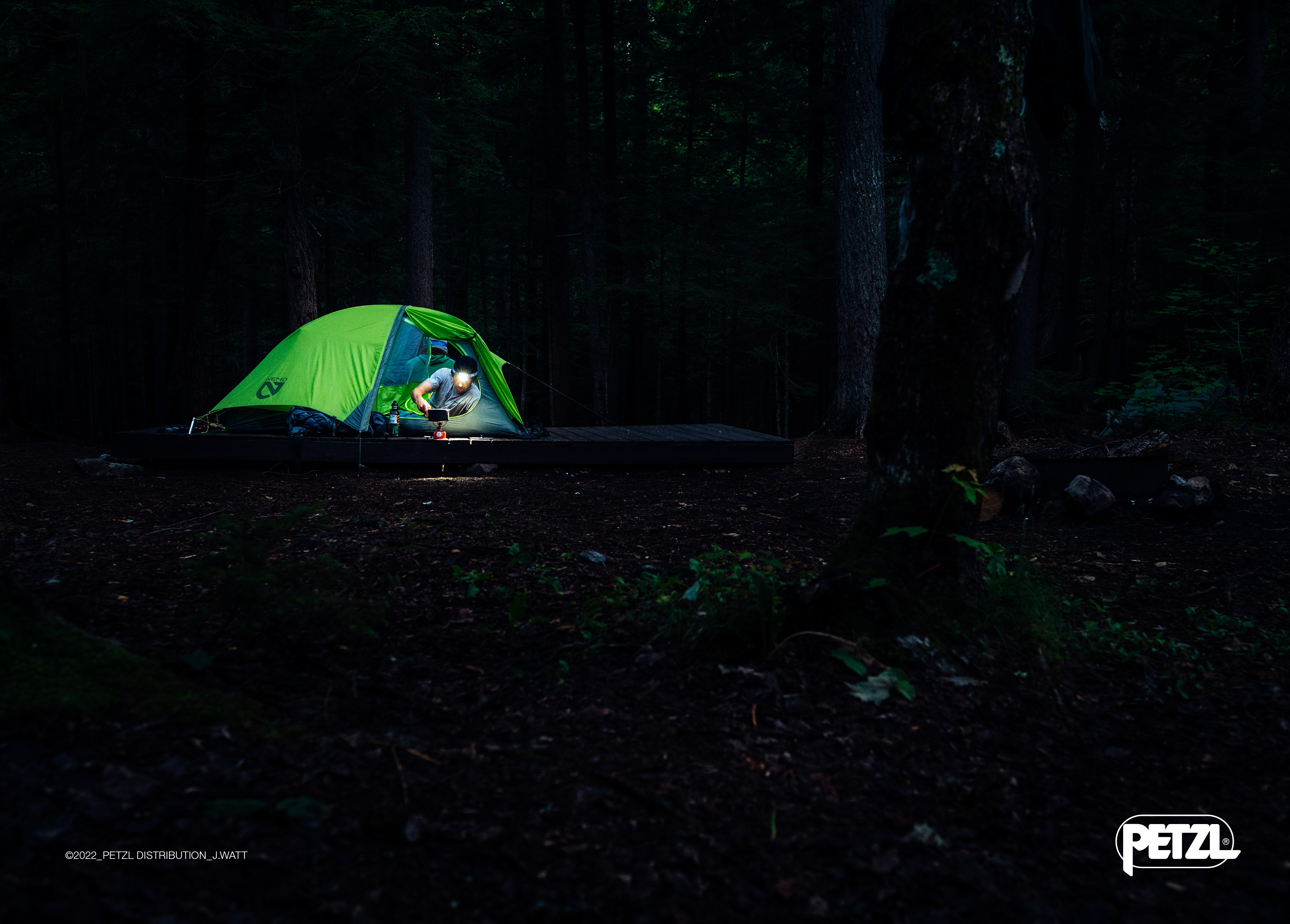 PETZL TIKKINA Stirnlampe 300 Lumen inkl. 3x AAA Batterie blau