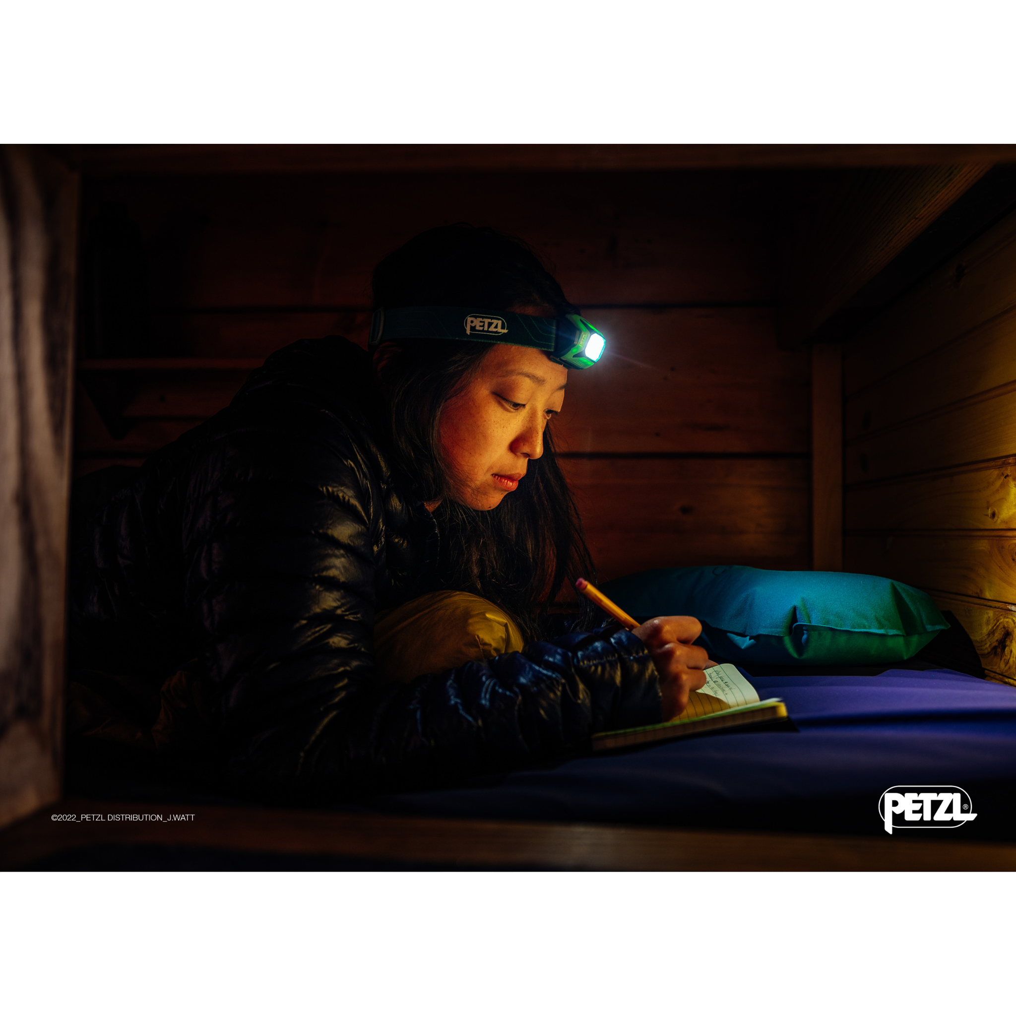PETZL TIKKINA Stirnlampe 300 Lumen inkl. 3x AAA Batterie grün