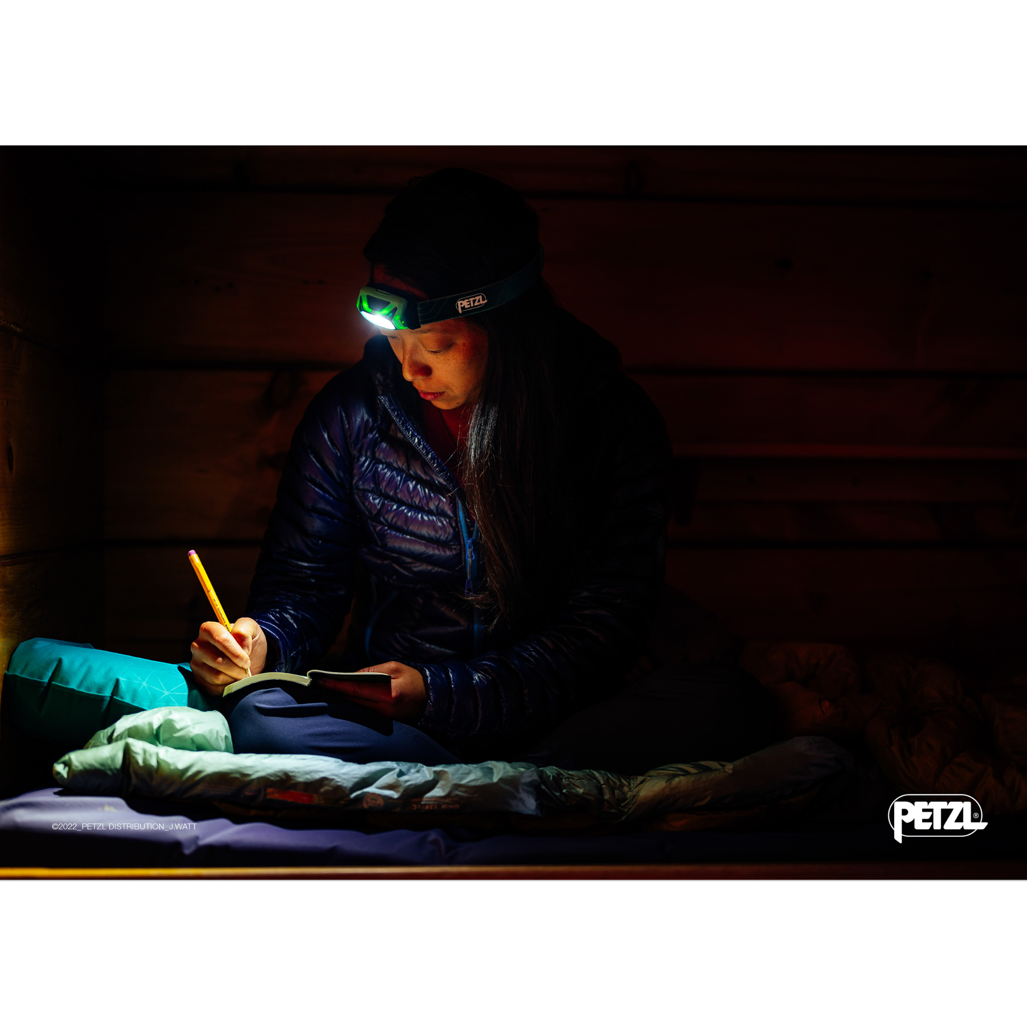 PETZL TIKKINA Stirnlampe 300 Lumen inkl. 3x AAA Batterie grün