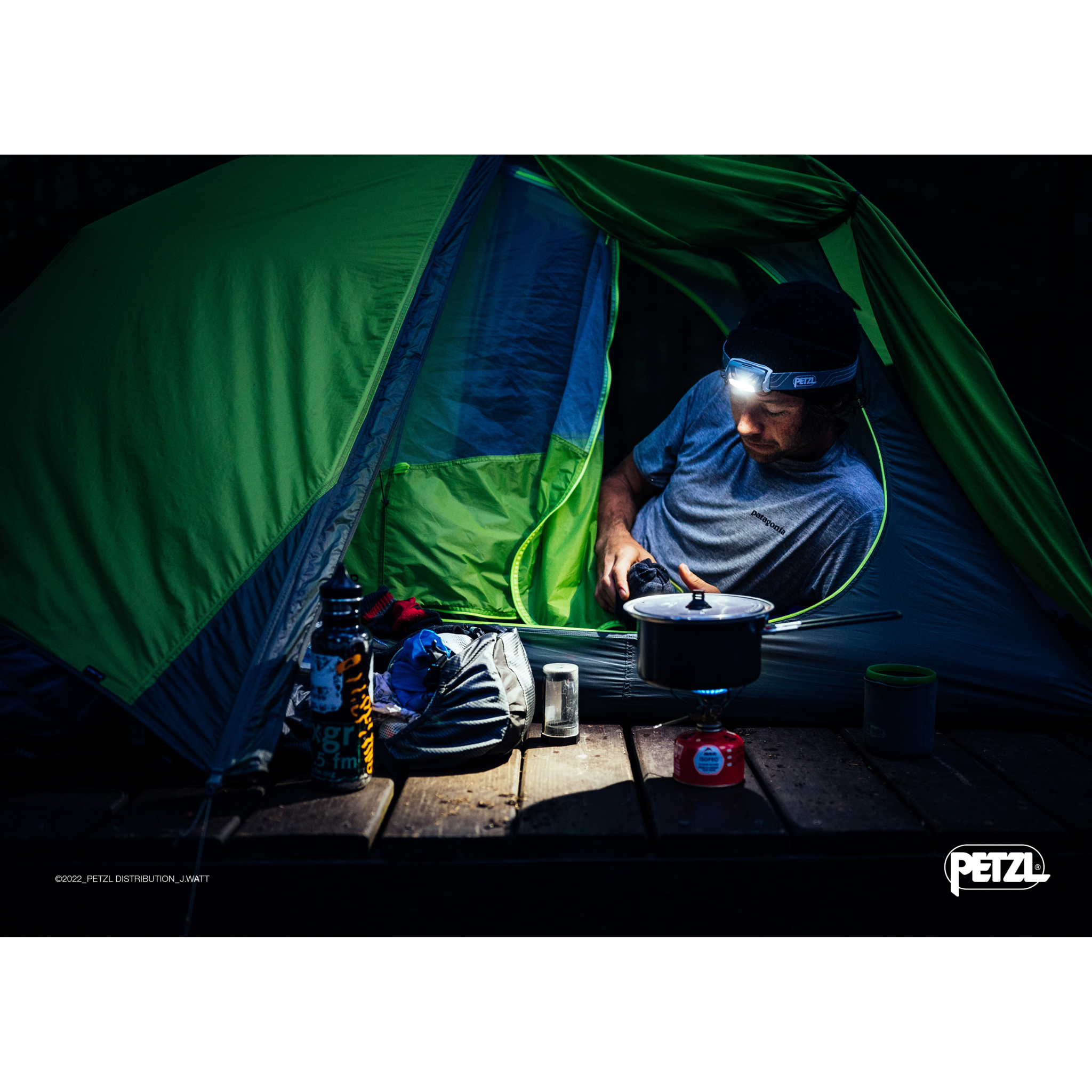 PETZL TIKKINA Stirnlampe 300 Lumen inkl. 3x AAA Batterie blau